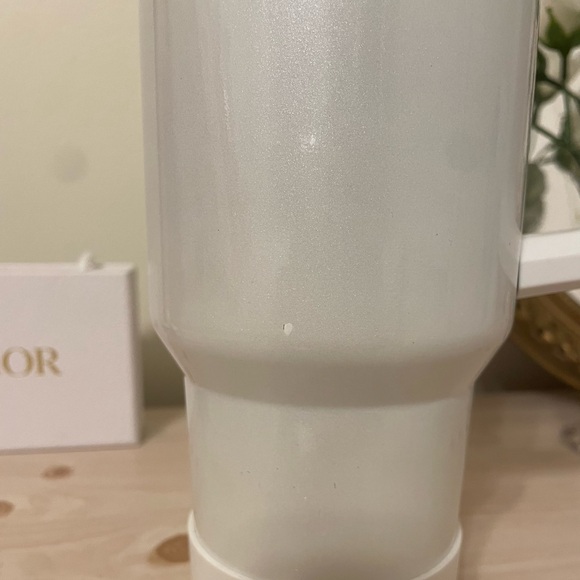 white pearlescent stanley 40oz - Picture 2 of 3